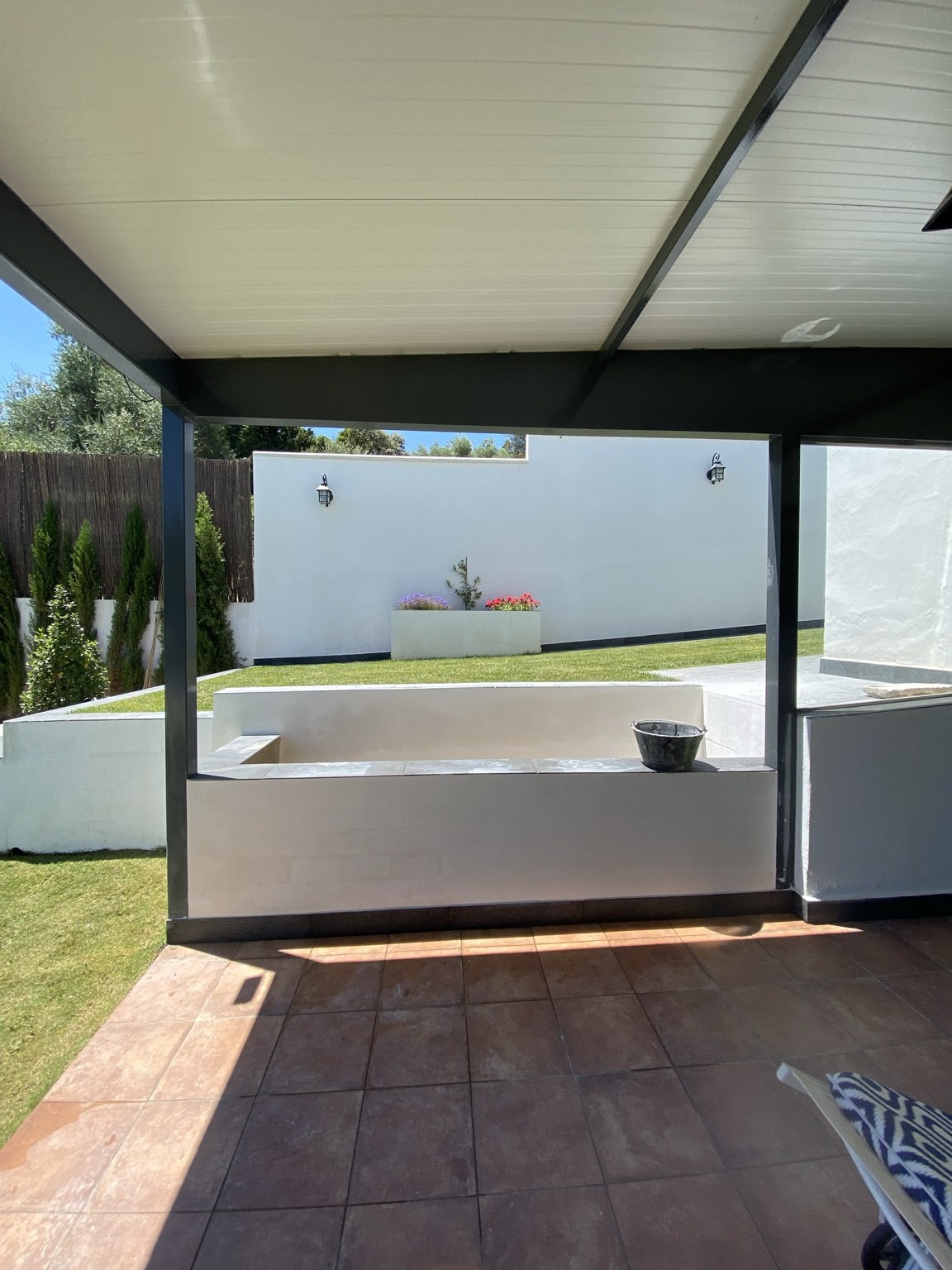 Porche estructura metálica. Córdoba.